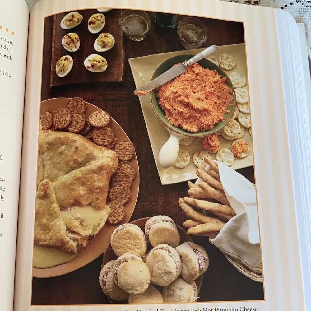 PAULA DEEN’S Southern Cooking Bible New Classic